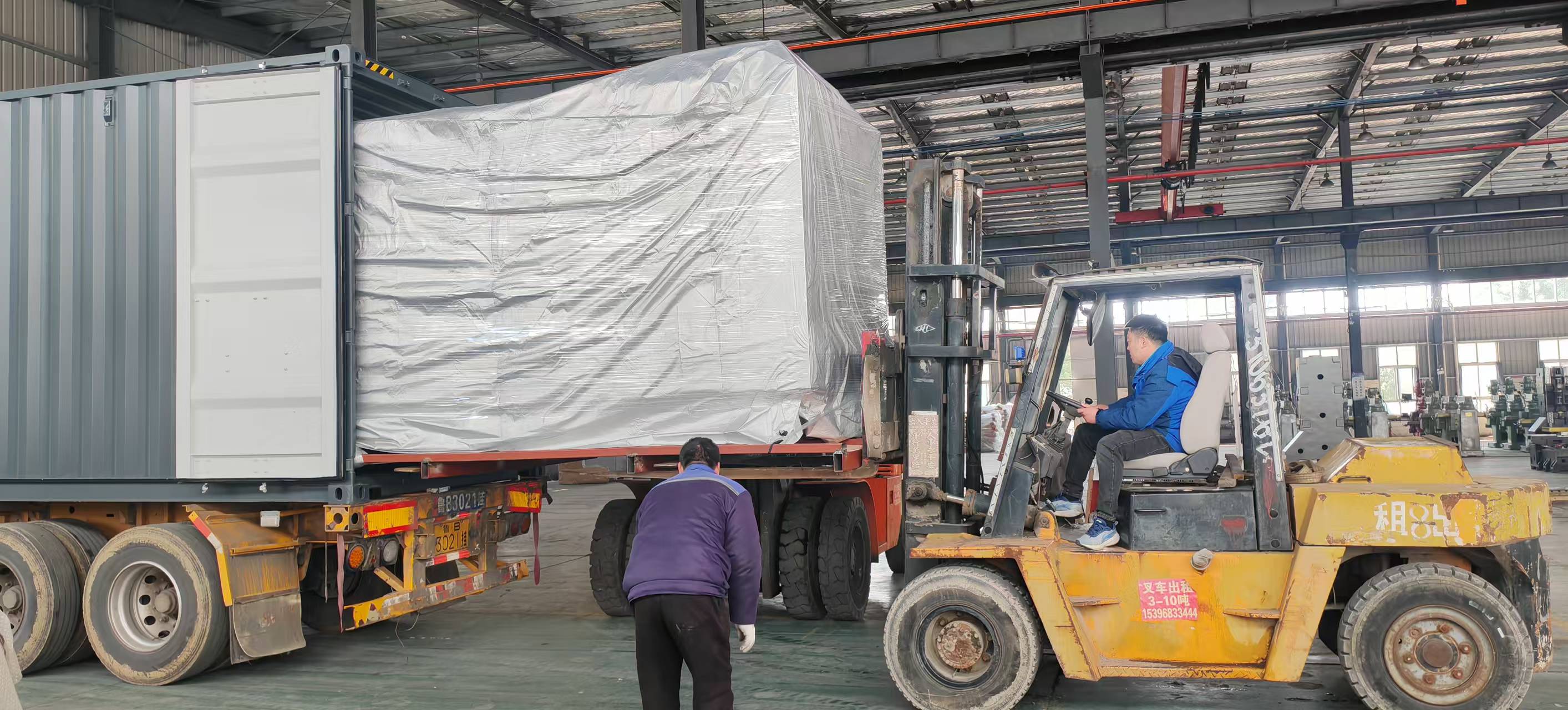 Turn mill machine packed for export by Shenzhen Metalcnc Tech Co Ltd Turn mill machine packed for export by Shenzhen Metalcnc Tech Co Ltd